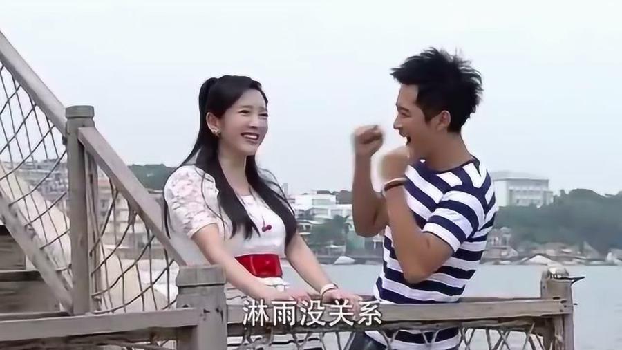 高空畅游的女孩